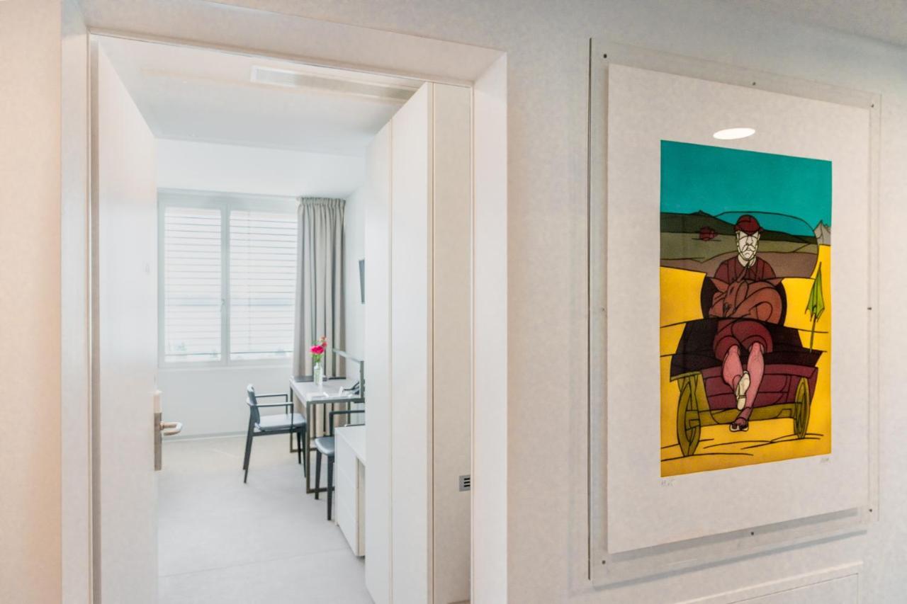 Hotel Alpes & Lac Neuchâtel Exteriör bild