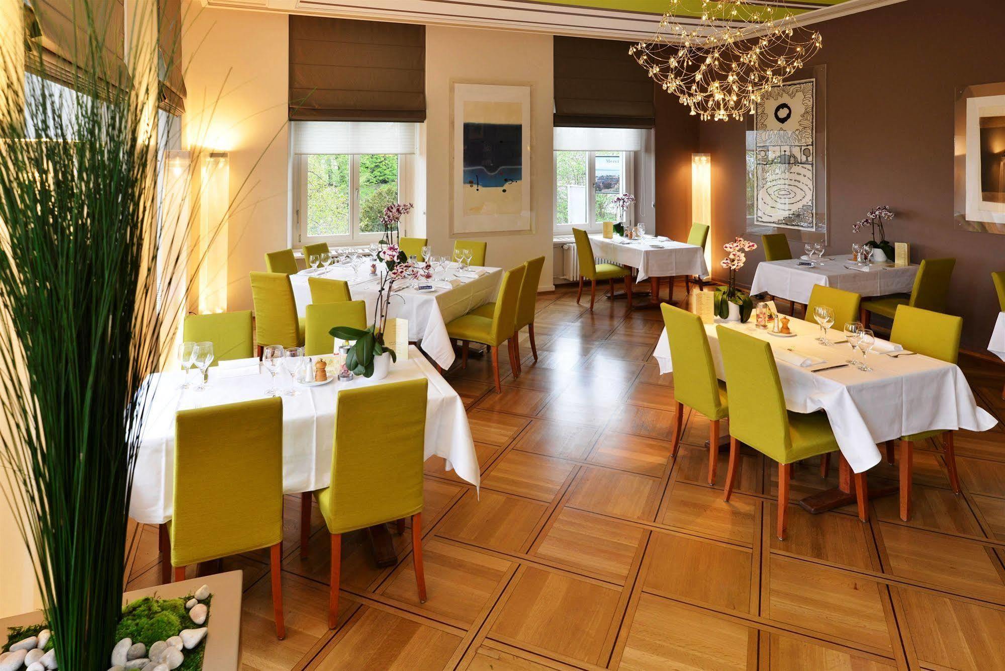 Hotel Alpes & Lac Neuchâtel Exteriör bild