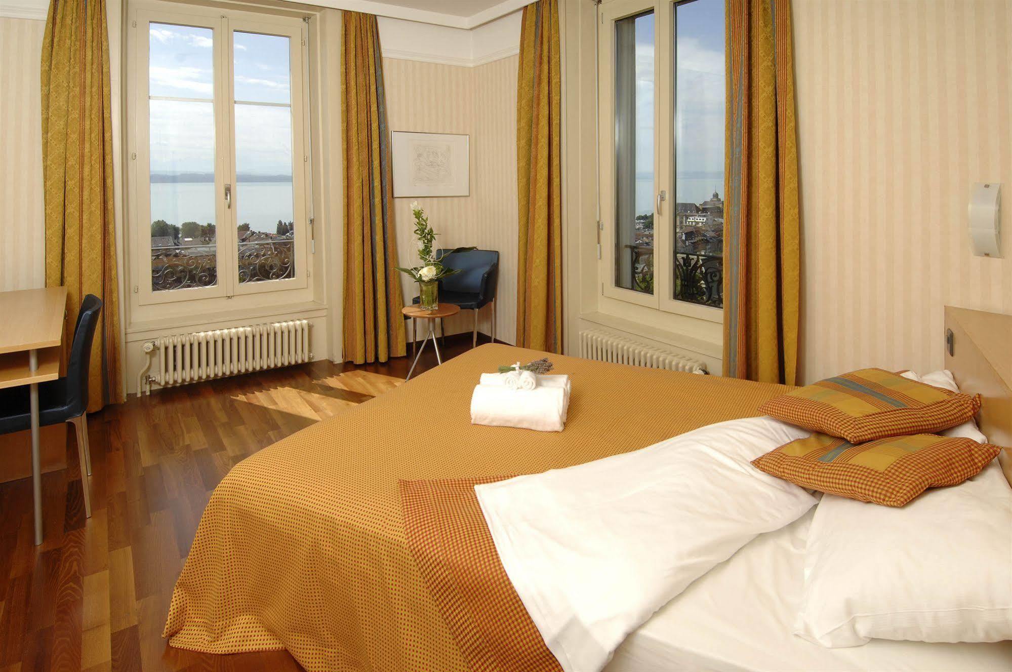 Hotel Alpes & Lac Neuchâtel Exteriör bild
